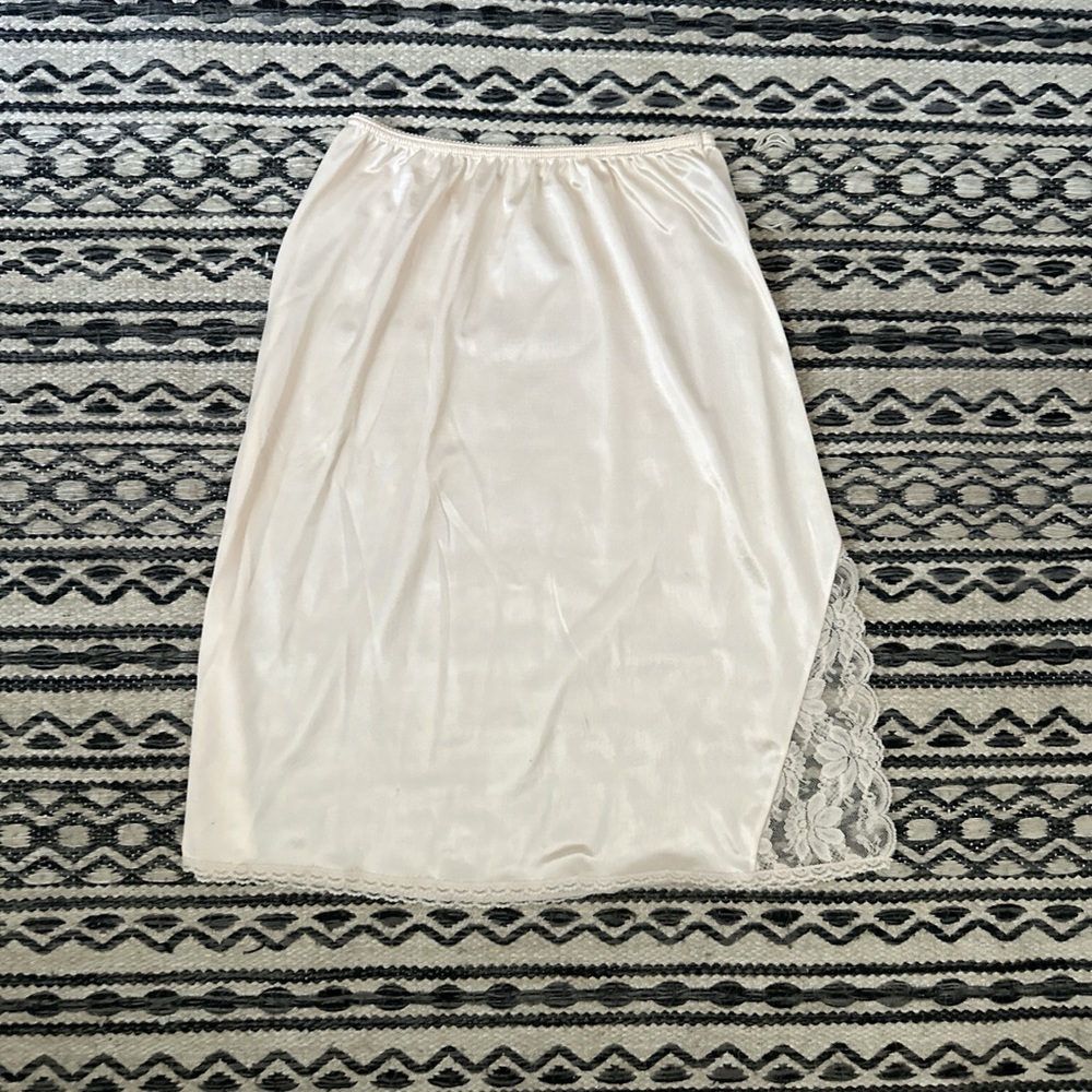 Maidenform Cream Lace Midi Skirt